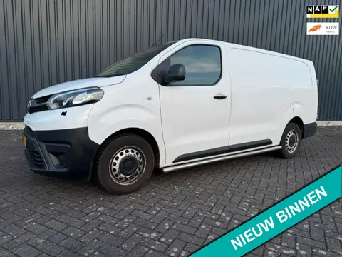 Toyota PROACE Worker 1.5 D-4D Cool Comfort Long ( AIRCO + CRUISE CONT + DIST KETTING VERVANGEN )