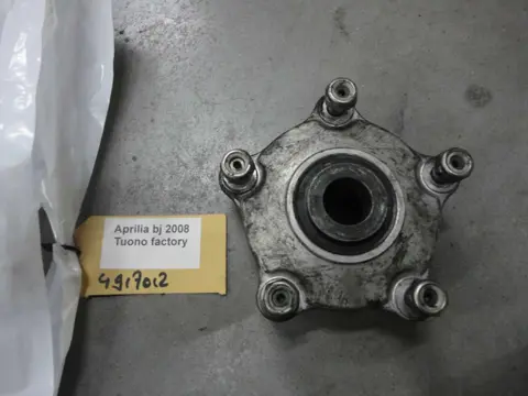 TANDWIELDRAGER Aprilia Tuono 1000 2006 - 2008