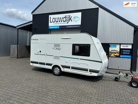 DETHLEFFS C’Joy 390 QSH ’18 (Vastbed, Treinzit, 878kg)