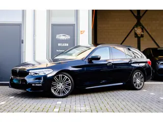 BMW 5-serie Touring 530i M-Pakket | Panoramadak | Memory | Head-Up | A.Camera | Sfeerverlichting | A
