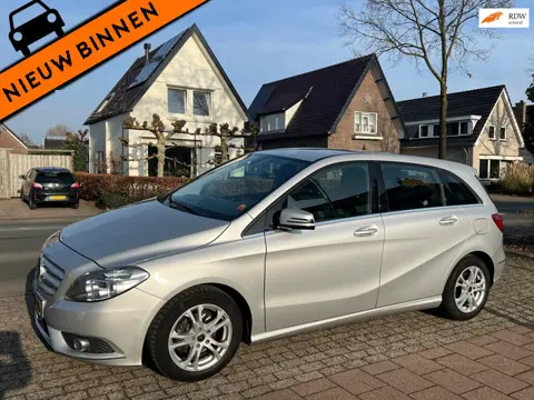 Mercedes-Benz B-klasse 180 CDI Ambition Navigatie PDC APK T/M 11-2026!!
