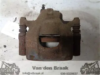 Peugeot 107 1.0 12V 2005-2014 Remklauw rechts voorzijde