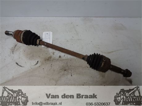 Peugeot 107 1.0 12V 2005-2014 Aandrijfas links