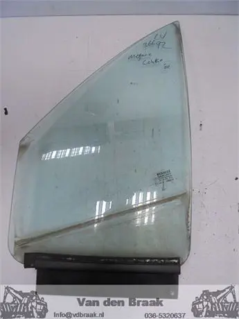 Renault Megane Cabrio 1997-2003 Driehoekraam links voor