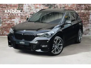 BMW X1 xDrive25e High Executive M Sport Pakket Automaat / Panoramadak / Trekhaak / Shadow Line / LED
