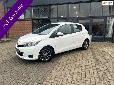 Toyota Yaris 1.3 VVT-i Aspiration, Airco, Navi, Sport
