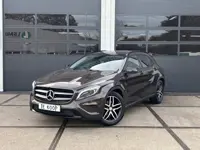 Mercedes-Benz GLA-klasse 180 Ambition | Panoramadak | Navigatie | Bi-Xenon | 1e eigenaar!! |