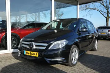 MERCEDES-BENZ B-KLASSE 180 AMBITION, ALL IN PRIJS/ Trekhaak/Navi/Automaat