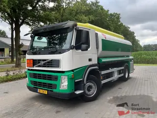 Volvo FM 330 4x2 Euro 5 tankwagen, 15300 L met 3 compartementen. BS1823