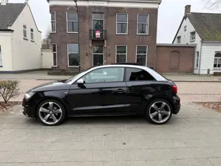 Audi A1 1.4 TFSI S-LINE LEER AUTOMAAT NAVI PANO 185 PK