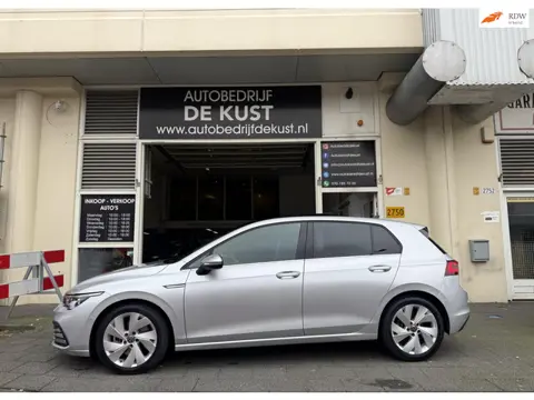 Volkswagen GOLF 1.5 eTSI DSG 2021 Pano IQ-Drive Cam