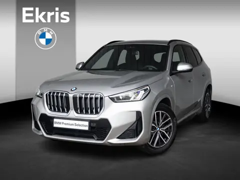 BMW X1 sDrive20i | M Sportpakket | Achteruitrijcamera | Parking Assistant | 18'' | Trekhaak