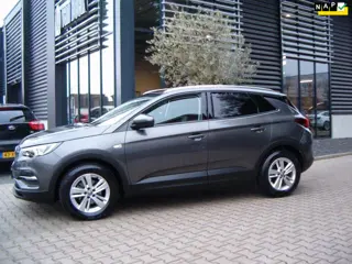 Opel Grandland X 1.2 Turbo Business + Gereserveerd