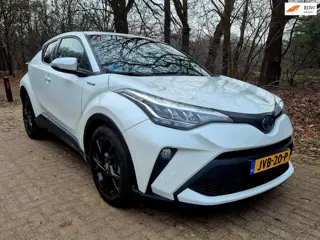 Toyota C-HR 1.8 Hybrid Dynamic . Camera. 18 inch . Apple carplay