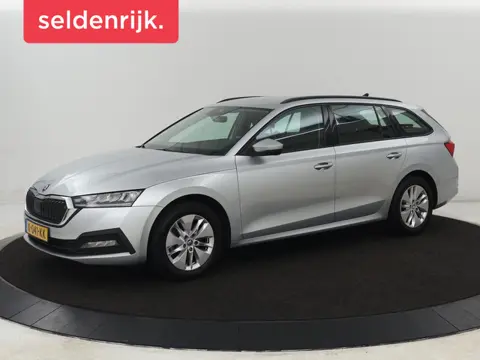 Skoda Octavia 1.0 e-TSI Ambition | Stoelverwarming | Trekhaak |  Carplay | Navigatie | Full LED | Pa