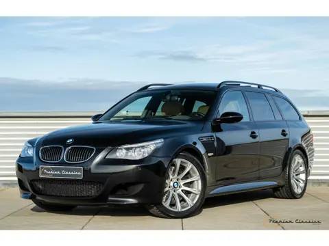 BMW M5 touring E61 | 63.000KM | Panorama | HUD | Comfort Access