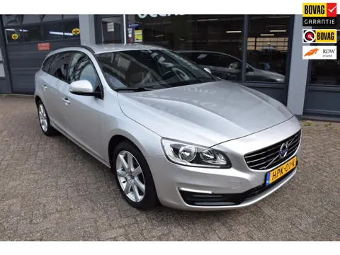 Volvo V60 1.5 T2 Kinetic , Automaat, Navi, PDC voor-achter, Sport lederen stoelen , Cruise contr. Ra