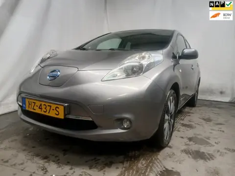 Nissan LEAF Acenta 30 kWh - Schade