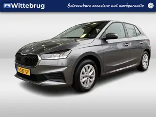 Škoda Fabia 1.0 TSI Ambition / Navigatie / 15 Inch / Metallic / Cruise control / App-connect