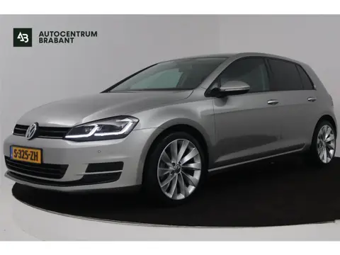 Volkswagen Golf 1.2 TSI Trendline (NAVIGATIE, PARKEERSENSOREN, AUTOMAAT)