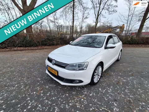 Volkswagen Jetta 1.4 TSI Hybrid Highline LEUKE AUTO RIJDT EN SCHAKELT GOED