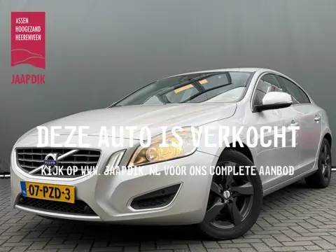Volvo S60 BWJ 2011 1.6 180 PK T4 Momentum AUTOMAAT / TREKHAAK / CRUISE / CLIMA / NAVI / PARKEERSENSO
