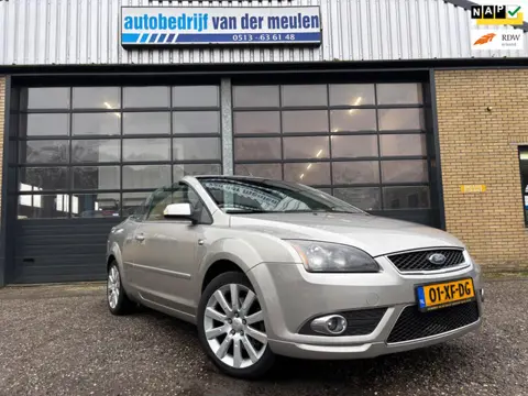 Ford Focus Coupé-Cabriolet 2.0-16V Titanium nederlandse auto!