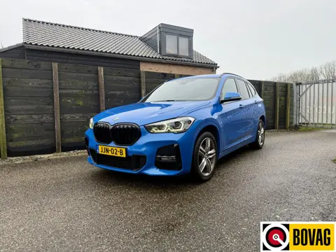 BMW X1 sDrive18i High Executive M-sport, vol leder, head up disp.