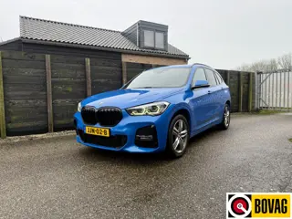 BMW X1 sDrive18i High Executive M-sport, vol leder, head up disp.