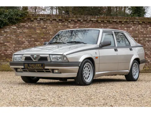 Alfa Romeo 75 2.0 Twin Spark "In collectible condition" Livery in "Bianco Argento" with the gray vel