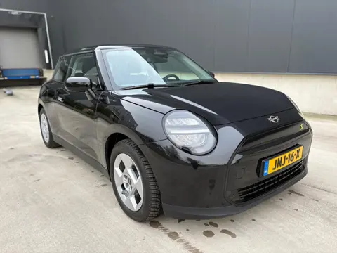 Mini Mini Cooper SE Essential 54.2 kWh