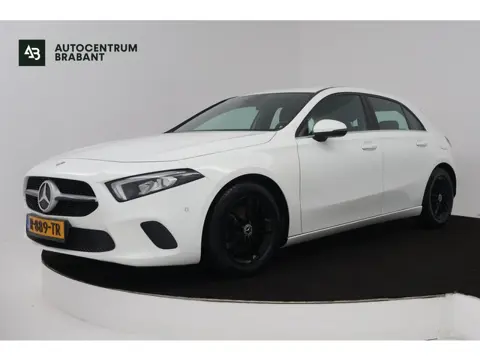 Mercedes-Benz A-klasse 180 Premium Plus (STOELVERWARMING, ACHTERUITRIJCAMERA, CRUISE CONTROL, NAVIGA