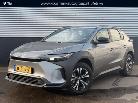 Toyota bZ4X Active 71 kWh Speciale PRIJS !! Nieuw 3km 27 maart 2025 incl: AppleCarplay / AndroidAuto
