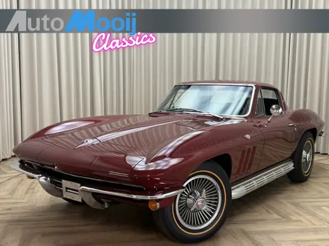Chevrolet Corvette C2 Coupé / Matching Numbers / 350 PK / 4-Speed Manual / Milano Maroon Red / 1965 