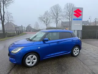 Suzuki Swift 1.2 Select Smart Hybrid 03/2025 // Nieuwstaat // PDC // Frisse kleur // Snel te rijden 