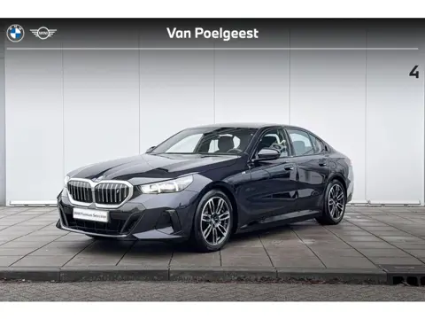 BMW i5 Sedan eDrive40 M Sport 19 Inch / Comfort Acces / Achterklep Automatisch / Stoelverwarming / A