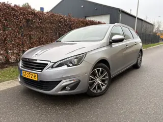 Peugeot 308 SW 1.2 PureTech Allure / PANORAMADAK / NAVI / CRUISE