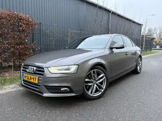 Audi A4 Limousine 1.8 TFSIe Edition / NAVI / AIRCO / CRUISE