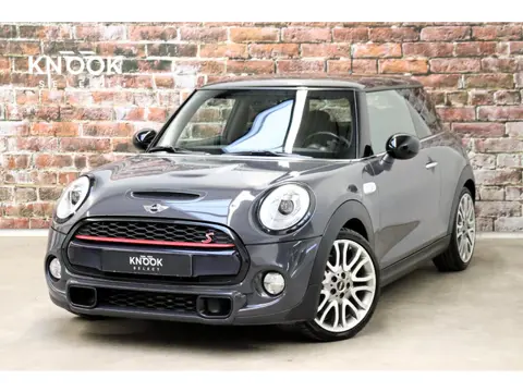 Mini Hatchback Cooper S Chili Automaat 3 deurs / Climate Control / Sportstoelen / 18 Inch / Extra Ge