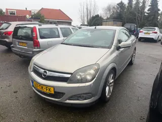 Opel Astra TwinTop 1.6 Cosmo voor de hobbyist