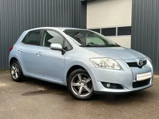 Toyota Auris 1.4-16V Sol
