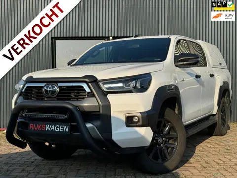 Toyota HiLux 2.8 D-4D Xtra Cab Professional premium 5P