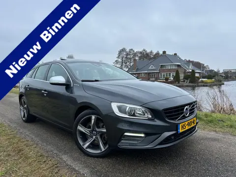 Volvo V60 2.4 D6 Twin Engine R-Design Schuifdak/ Afneembare Trekhaak / Vol Opties!