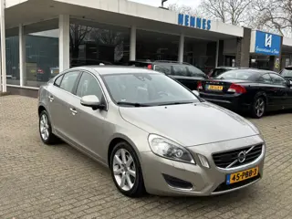Volvo S60 2.0T 270pk Leder Xenon Driver Support Stoelverwarming