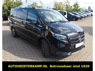 Mercedes-Benz V-Klasse 300d L2 Avantgarde Grijs Kenteken Leder Distronic Camera Trekhaak LED MBUX 2 