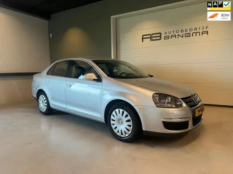 Volkswagen Jetta 1.6 FSI Comfortline/CRUISE CONTROL/CLIMA AIRCO/SKILUIK/TREKHAAK/ISOFIX/ELEKTRISCHE 