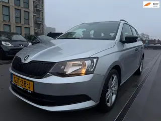 Skoda Fabia Combi 1.0 Style Airco Carplay PDC LMV Dealer Onderhouden 2000Euro Onderhoud Gehad