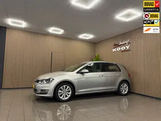 Volkswagen Golf 1.0 TSI Comfortline * Navigatie / Parkeersensoren / Cruise control / NL Auto *