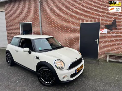 Mini Mini 1.6 One MINI Sport Business Line Navigatie , NW apk, Airco