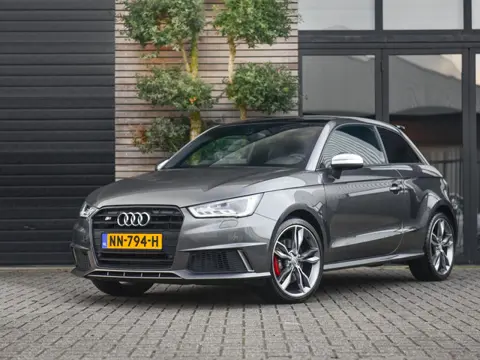 Audi A1 2.0 TFSI S1 Quattro Pro Line Plus Panoramadak leren bekleding Bose Navigatie